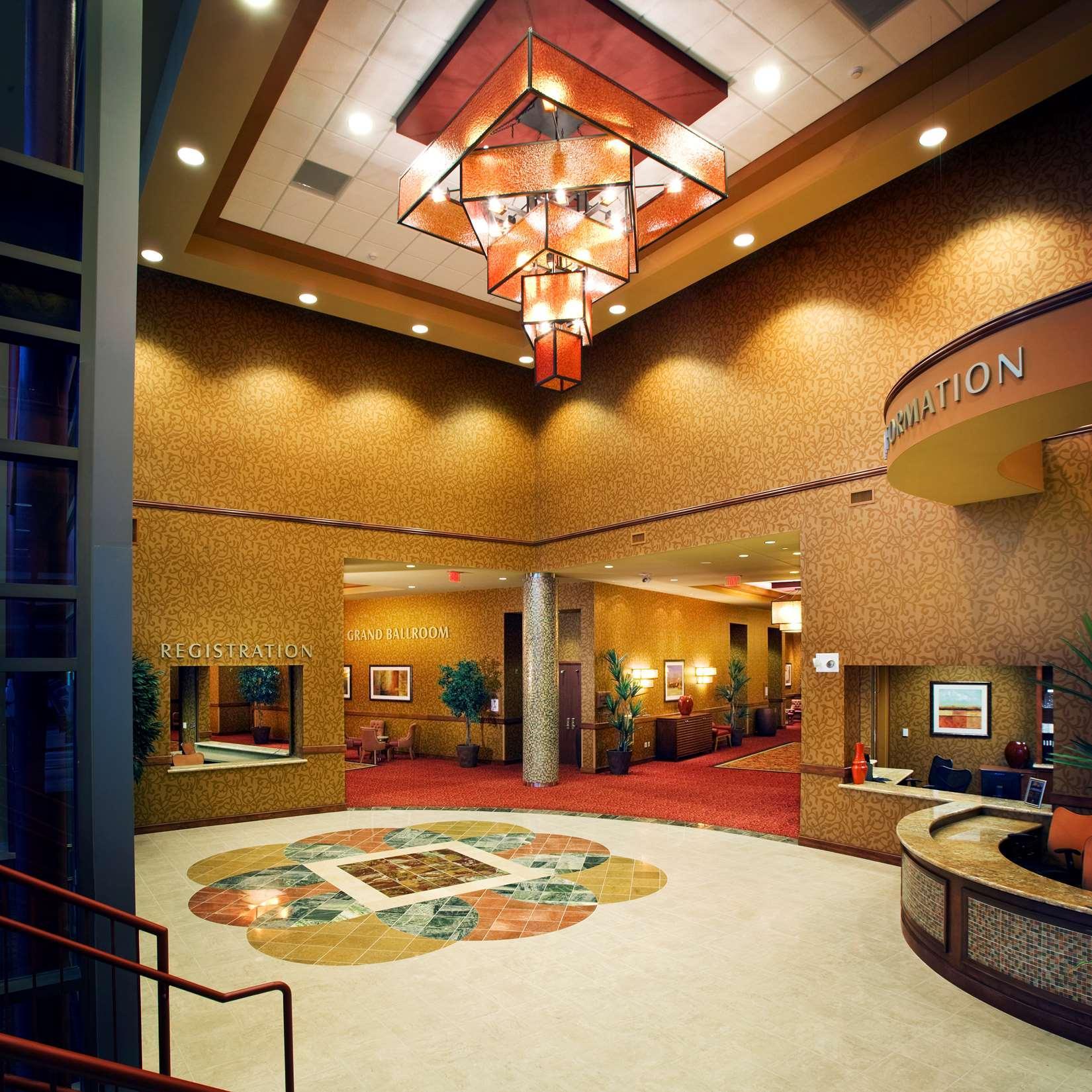 Embassy Suites East Peoria Hotel And Riverfront Conference Center Interior foto