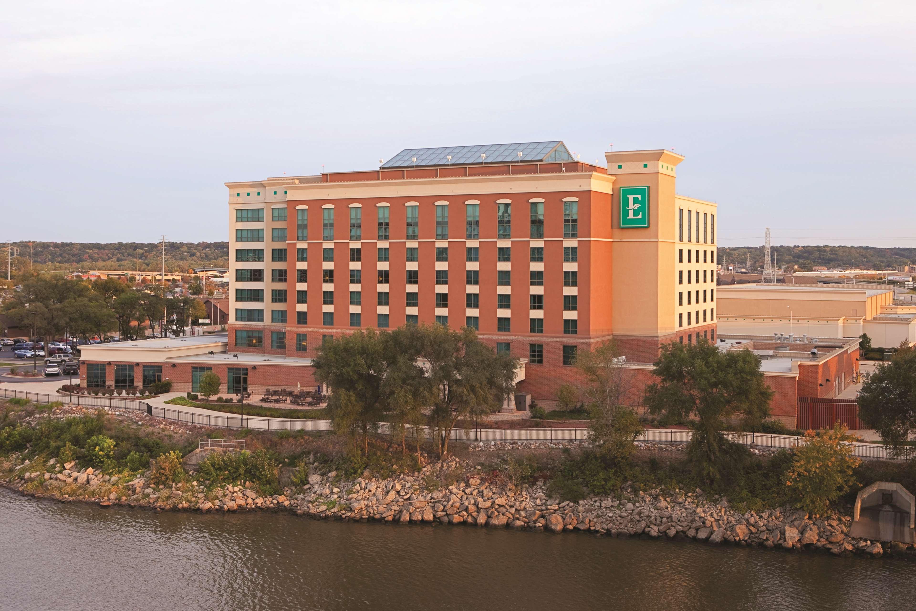 Embassy Suites East Peoria Hotel And Riverfront Conference Center Exterior foto